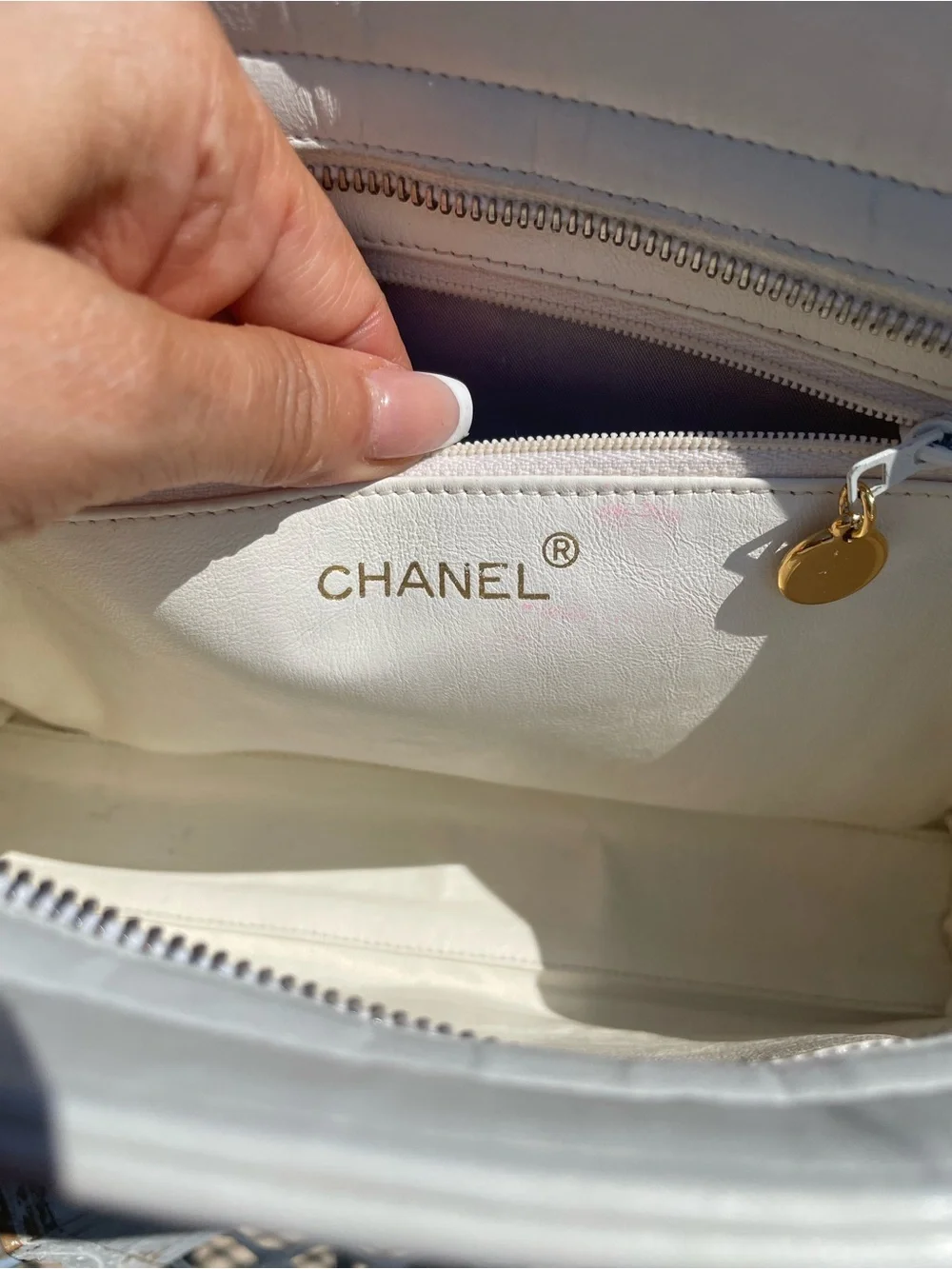 CHANEL White Quilted Lambskin Crossbody Bag with CC Logo